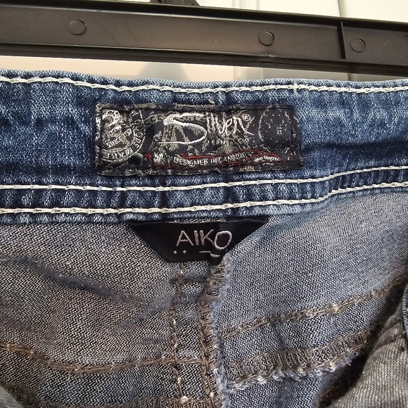 Silver Jeans Aiko Fluid Denim Waist 29" Length 33" - Picture 8 of 11